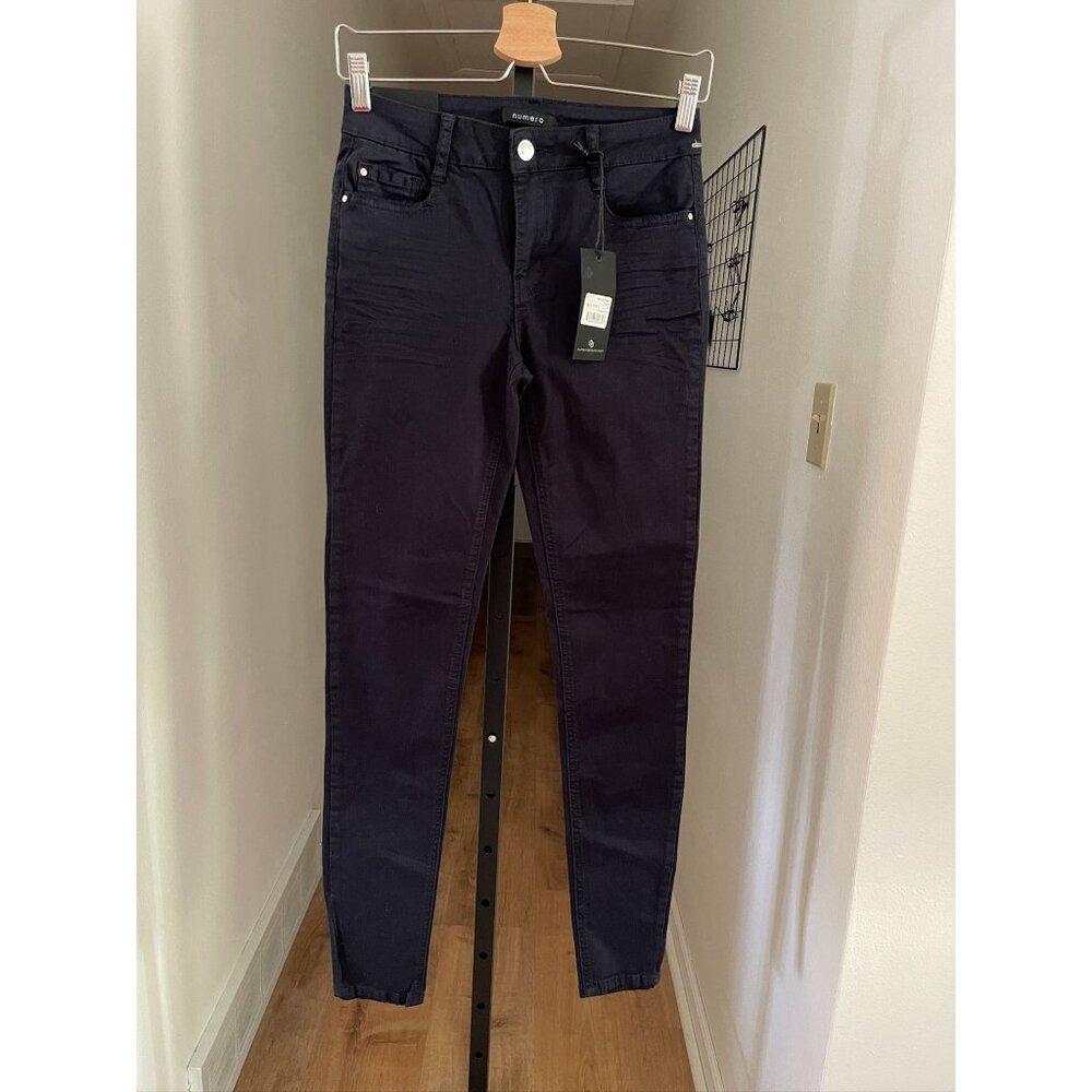 NWT Numero Mid Rise Skinny Push Up Jeans Size 27